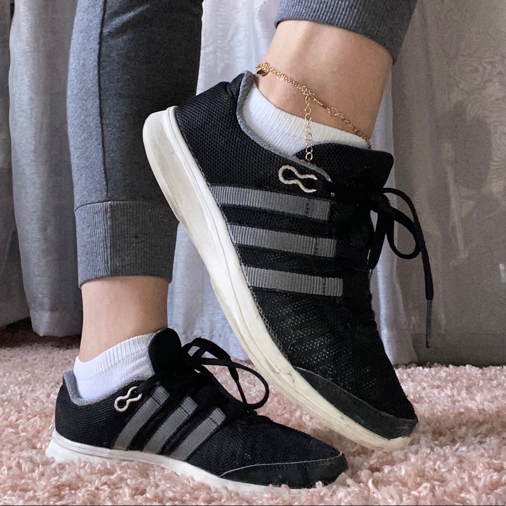 🖤 LOVED 🖤 adidas running sneakers